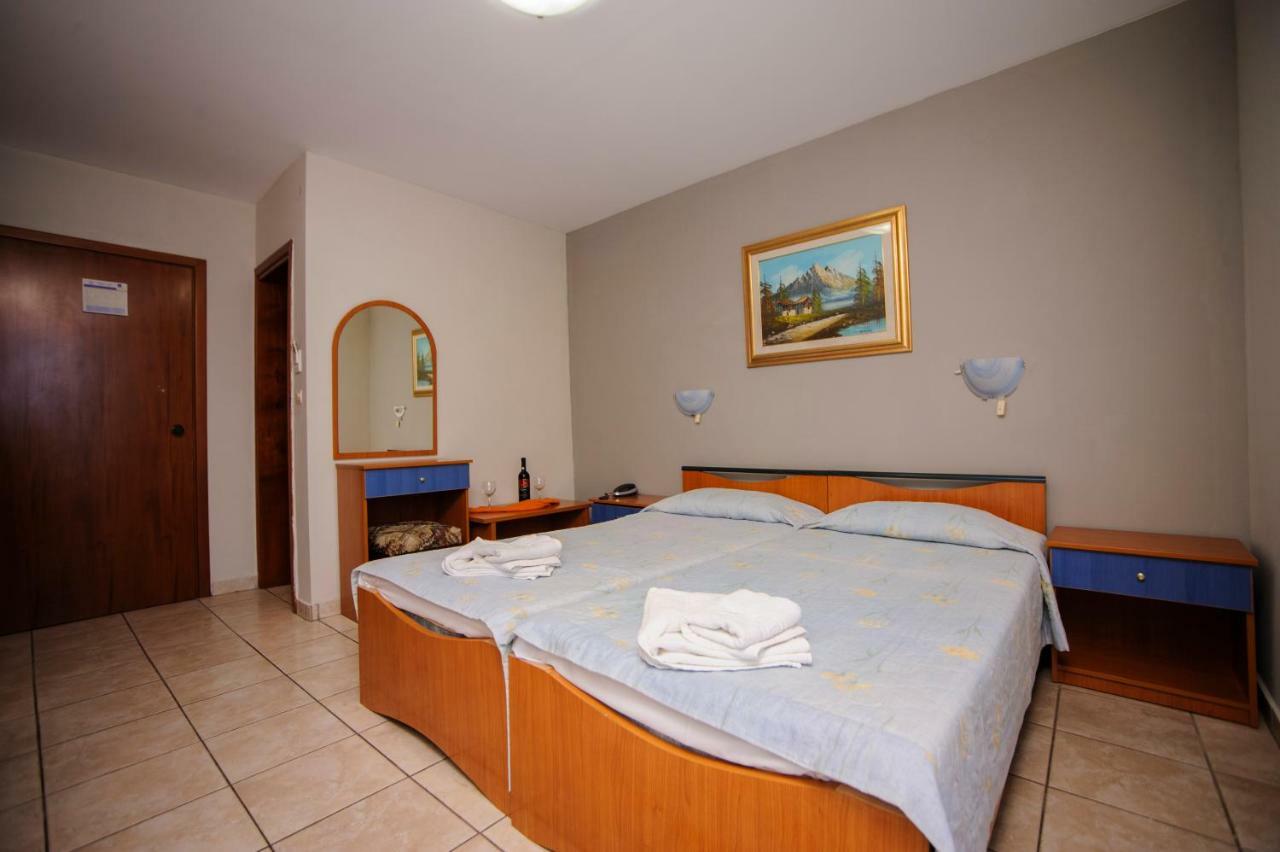 Hotel Europa Olympiakí Aktí Extérieur photo